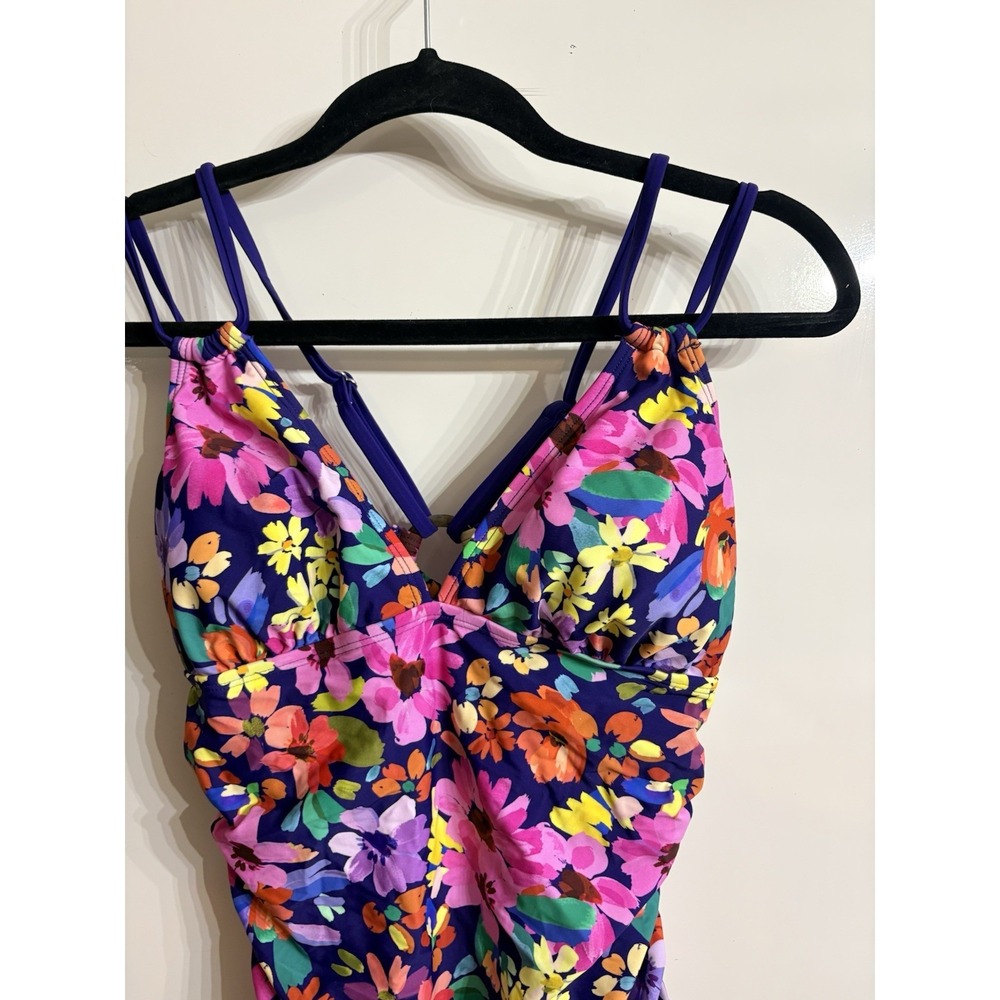 New Cupshe Women's L One-Piece Swimsuit V-Neck Back Ring Floral Navy/Multicolor - Picture 3 of 5